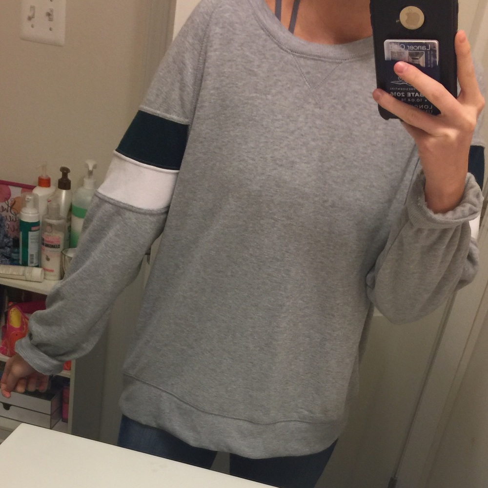 Super Soft Gray Crewneck *NEVER WORN*